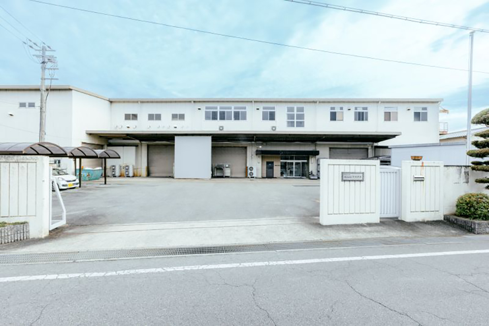 企業ビルの写真